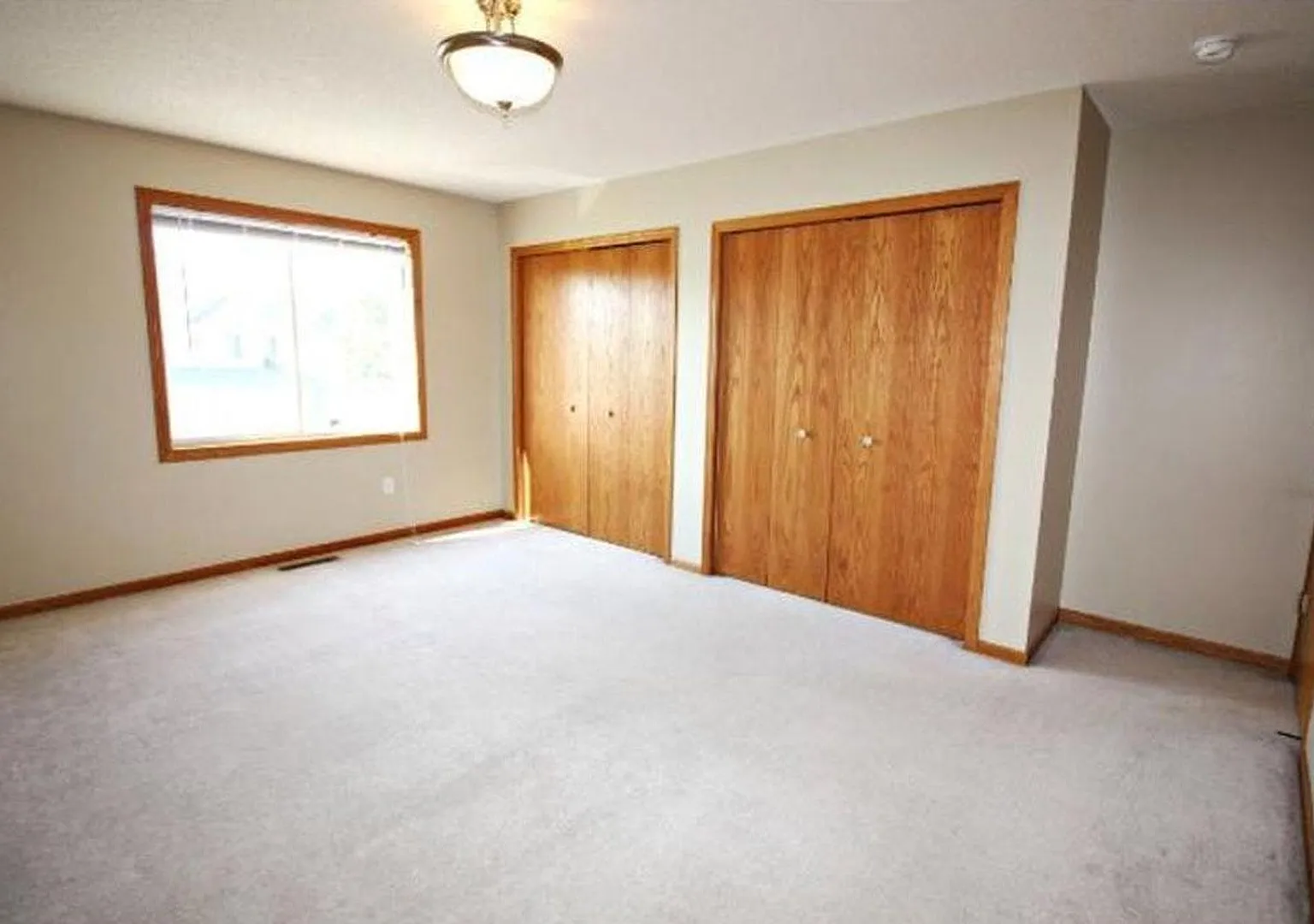 Spacious 2-Bedroom Townhome with 2.5 Baths in Shakopee for $2,049/month! — Photo 1
