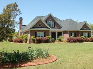 313 Plantation Dr, Manning, SC 29102