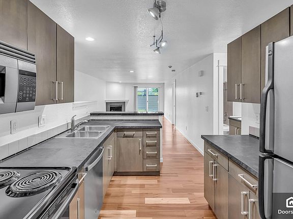 3rd image of 740 Kirkland Cir APT E104