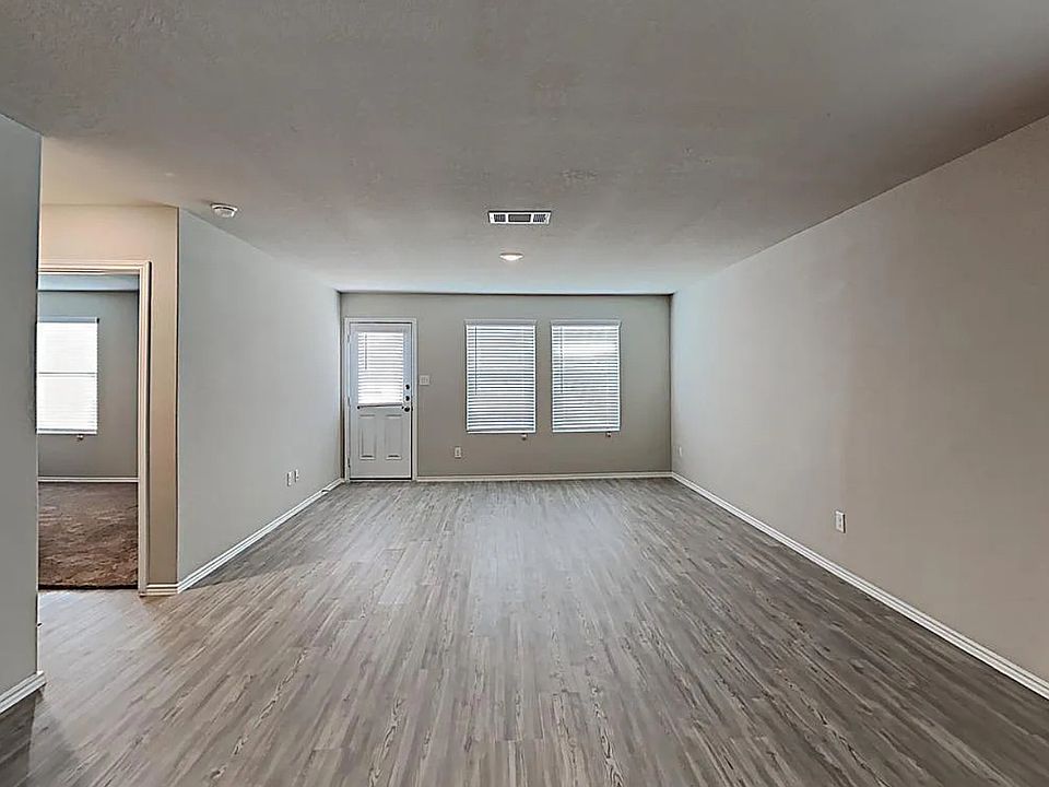 1st image of 10523 Varmus Dr