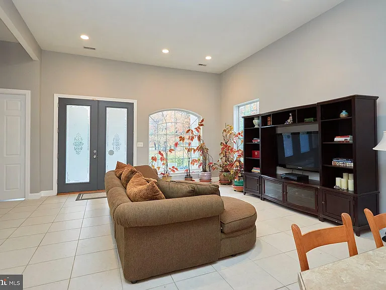 12815 Braddock Rd — Photo 11