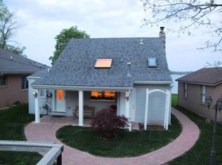 965 Sunrise Park St, Howell, MI 48843