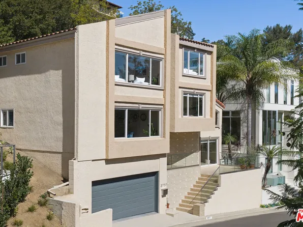 3751 Prestwick Dr, Los Angeles, CA 90027