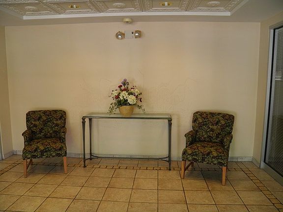 4th image of 3950 W Bryn Mawr Ave APT 305
