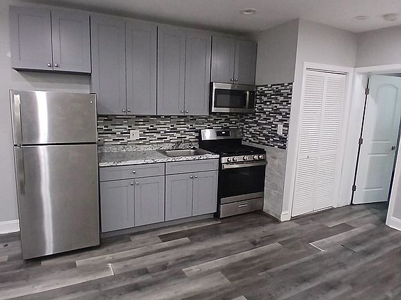 4th image of 1614 R St SE APT 4