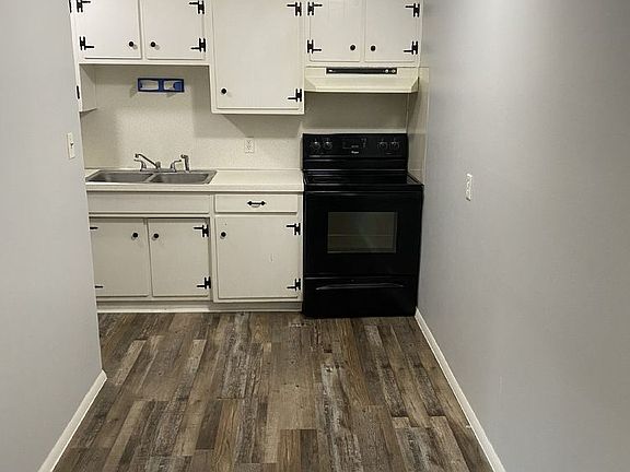 4th image of 304 Shelby St #0