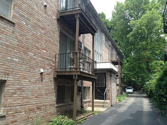 3rd image of 440 Ludlow Ave APT 10