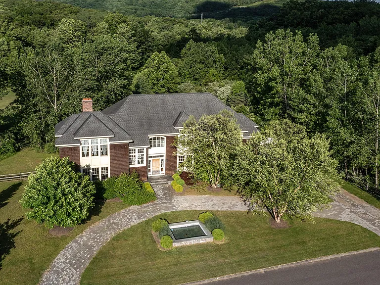 95 Long River Rd — Photo 2