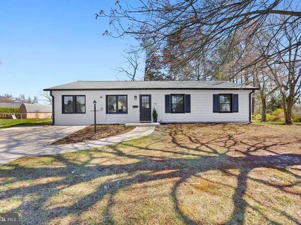 708 W Jasper Ct, Sterling, VA 20164