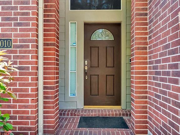 3rd image of 14010 Hazel Ridge Ct