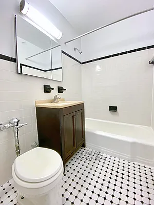 Rented by Bond New York | media 9