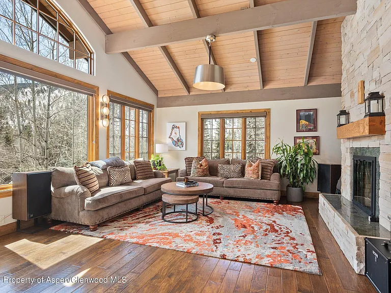 64 Eastwood Dr — Photo 7