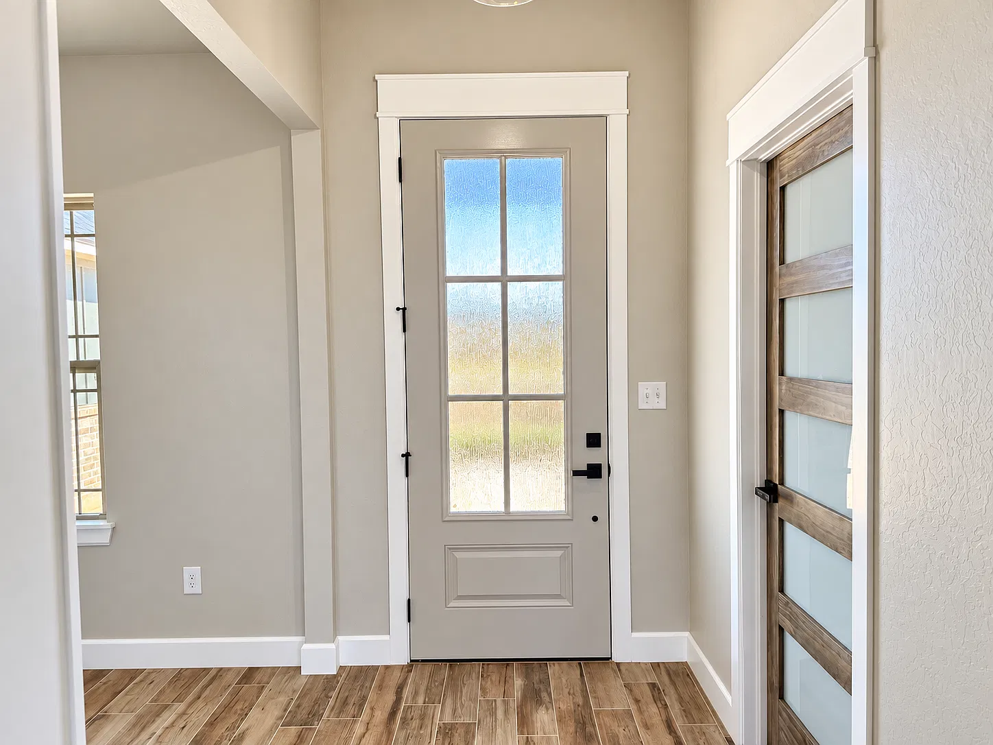 4 bed, 1820 sqft, $2,400 — Photo 3