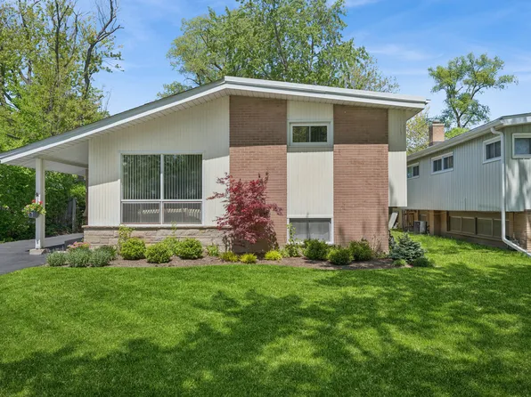 334 Southgate Dr, Northbrook, IL 60062