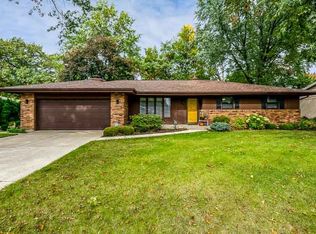 4820 Danforth Dr, Rockford, IL 61114