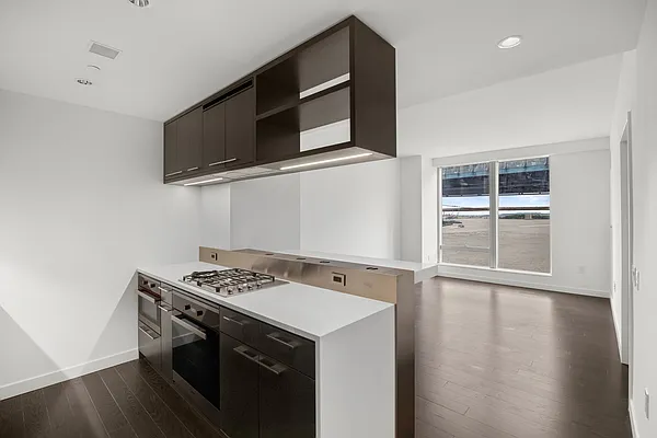 Rented by Compass | media 51