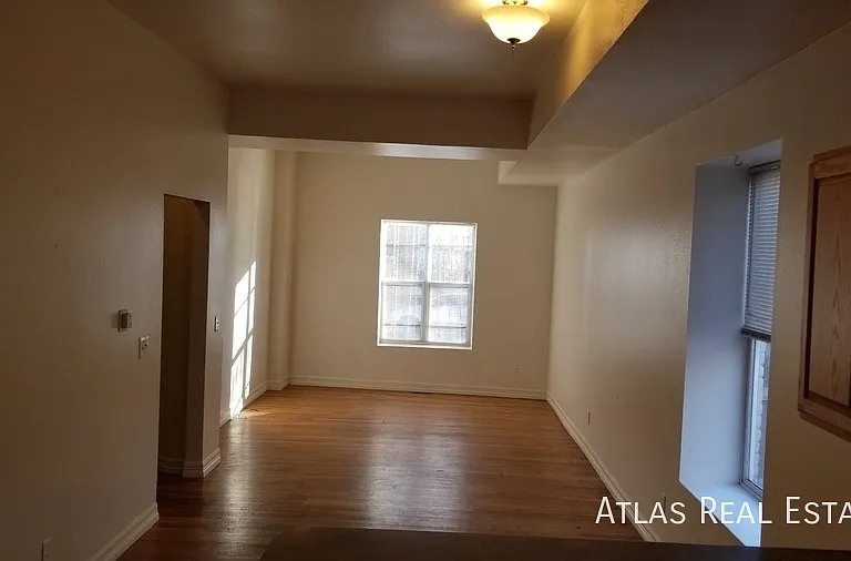 2225 W 31st Ave — Photo 4