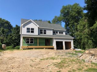 11 Rexview Cir, Trumbull, CT 06611