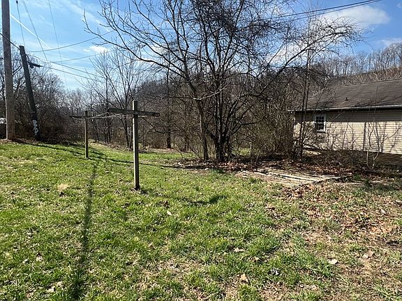 3rd image of 144 Cove Forge Rd