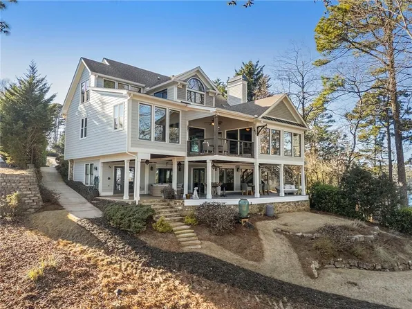 6402 Lakeview Dr, Buford, GA 30518
