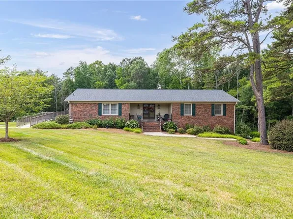 5185 Frye St, Trinity, NC 27370