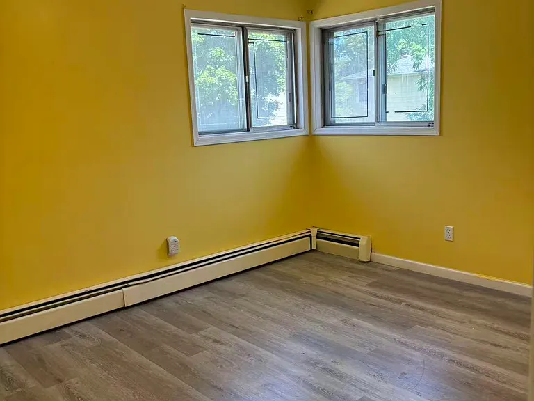 2823 Oswego St N — Photo 10