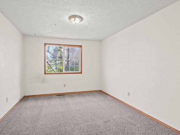 5th image of 1480 S Edgewood St