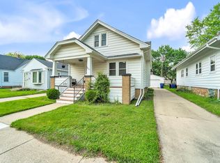 904 Romayne Ave, Racine, WI 53402