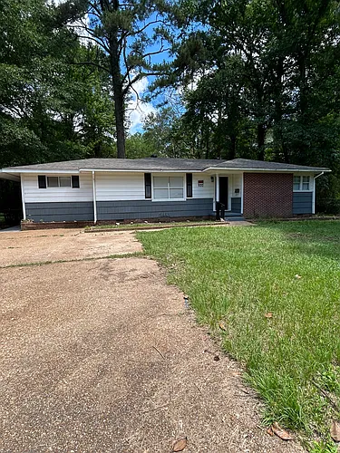 920 Woody Dr Photo 1