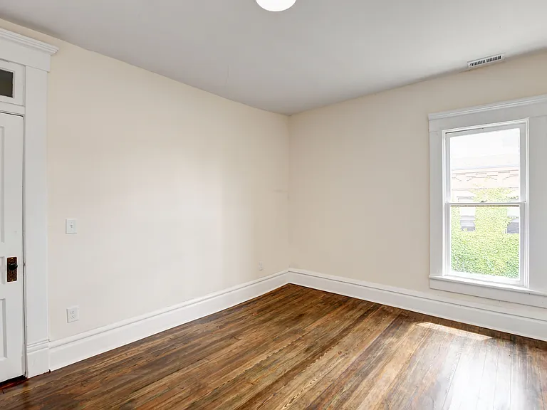 703 Franklin Ave — Photo 29