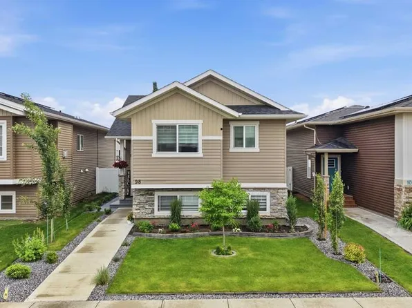 98 S Livingston Close, Red Deer, AB T4R 0S8