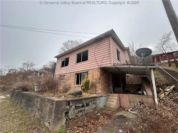 27394 2nd Ave, Handley, WV 25102