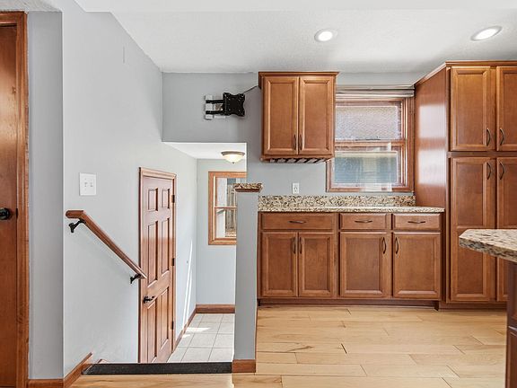5th image of 2258 11th St