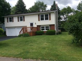 31 Donna Marie Cir, Rochester, NY 14606