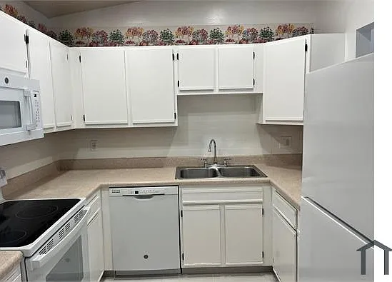1196 NW 16th Ave