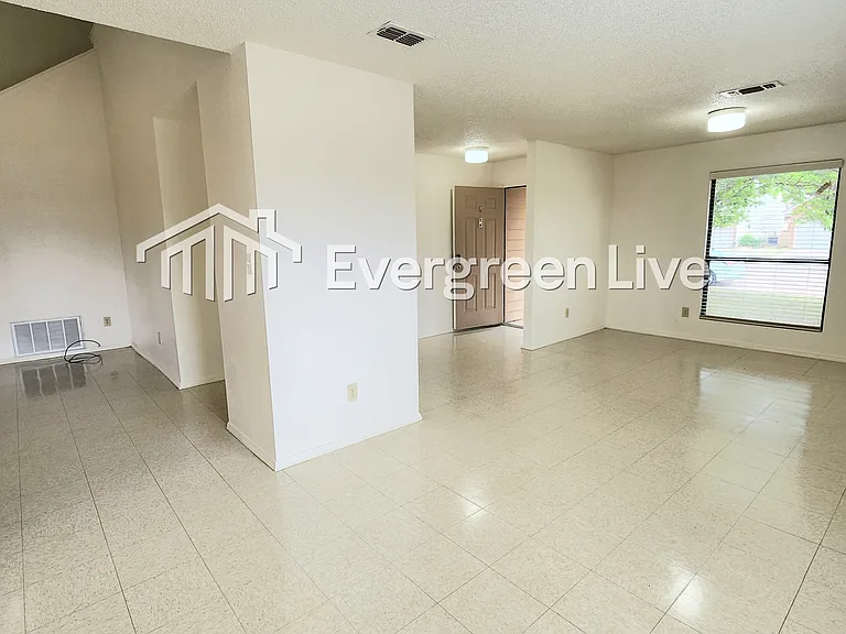 2303 Sandia Ct — Photo 4