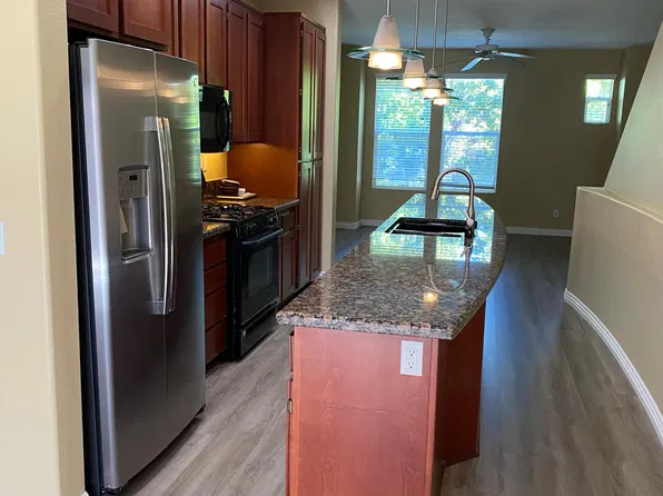 1360 Dandelion Way, San Marcos, CA 92078