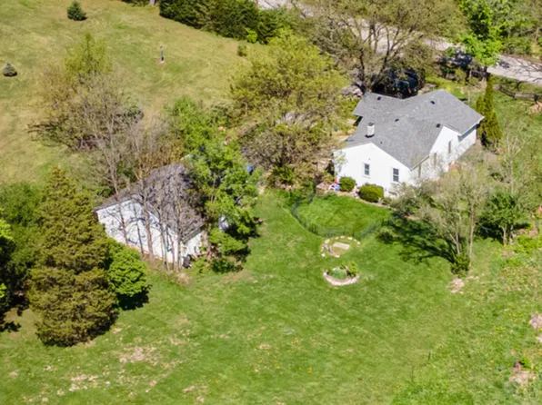 11S104 S Jackson St, Burr Ridge, IL 60527