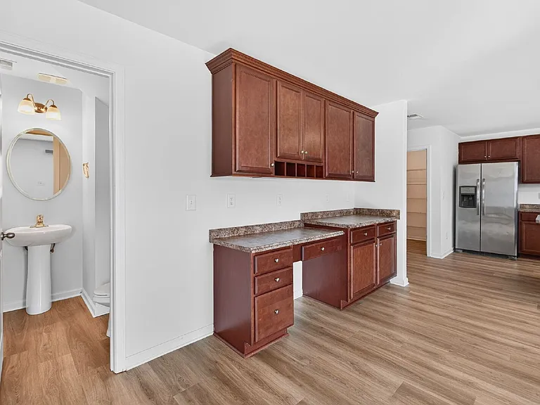 2472 Melfield Dr — Photo 7