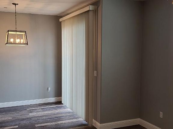 3rd image of 1108 Esplanade Cir