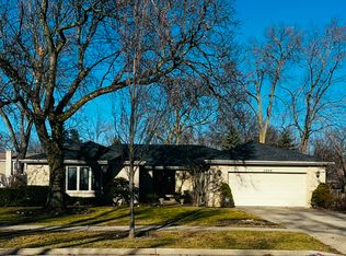 2908 Cherry Ln, Northbrook, IL 60062