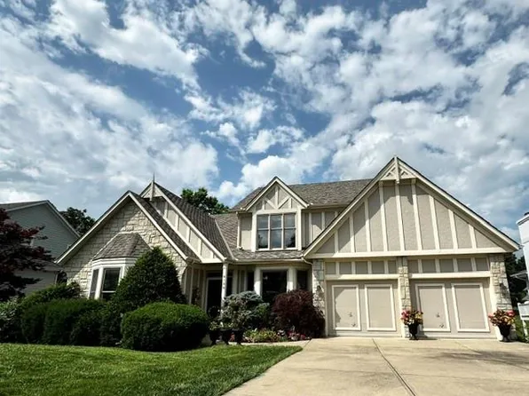 4108 NE Courtney Dr, Lees Summit, MO 64064