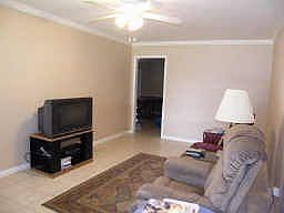 4th image of 5806 De Lange Ln