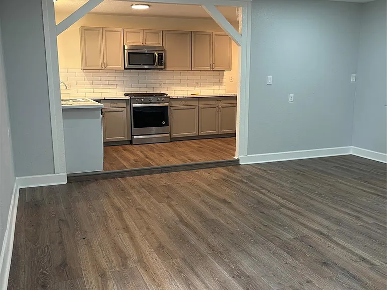 4115 Tidewater Dr — Photo 5