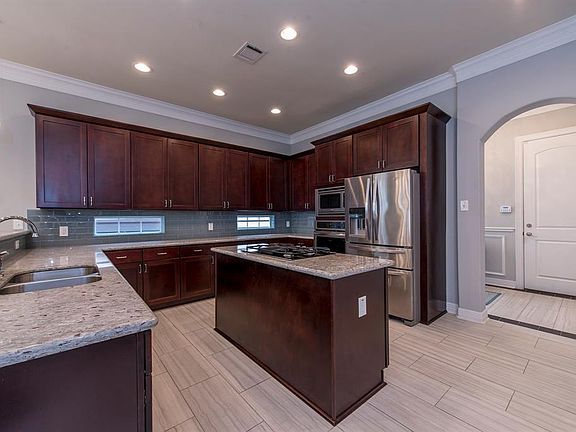 Large island kitchen