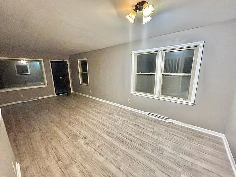 1505 McGuinn Dr — Photo 3