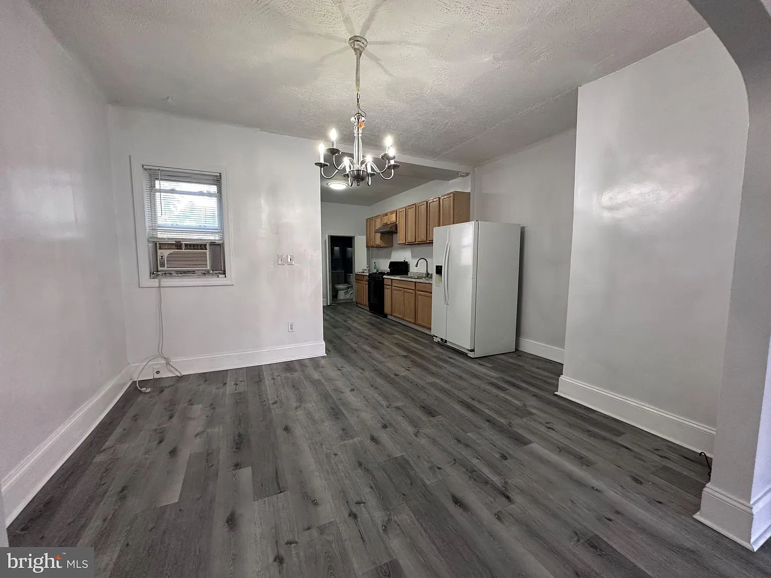 3 bed, 2.0 bath, 1156 sqft, $1,600 — Photo 2