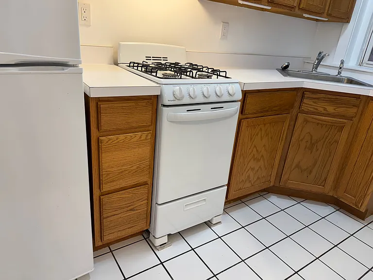 1127 Commonwealth Ave — Photo 10