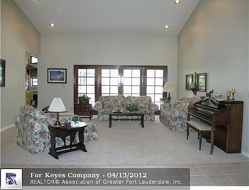 5th image of 6601 N Woodridge Dr