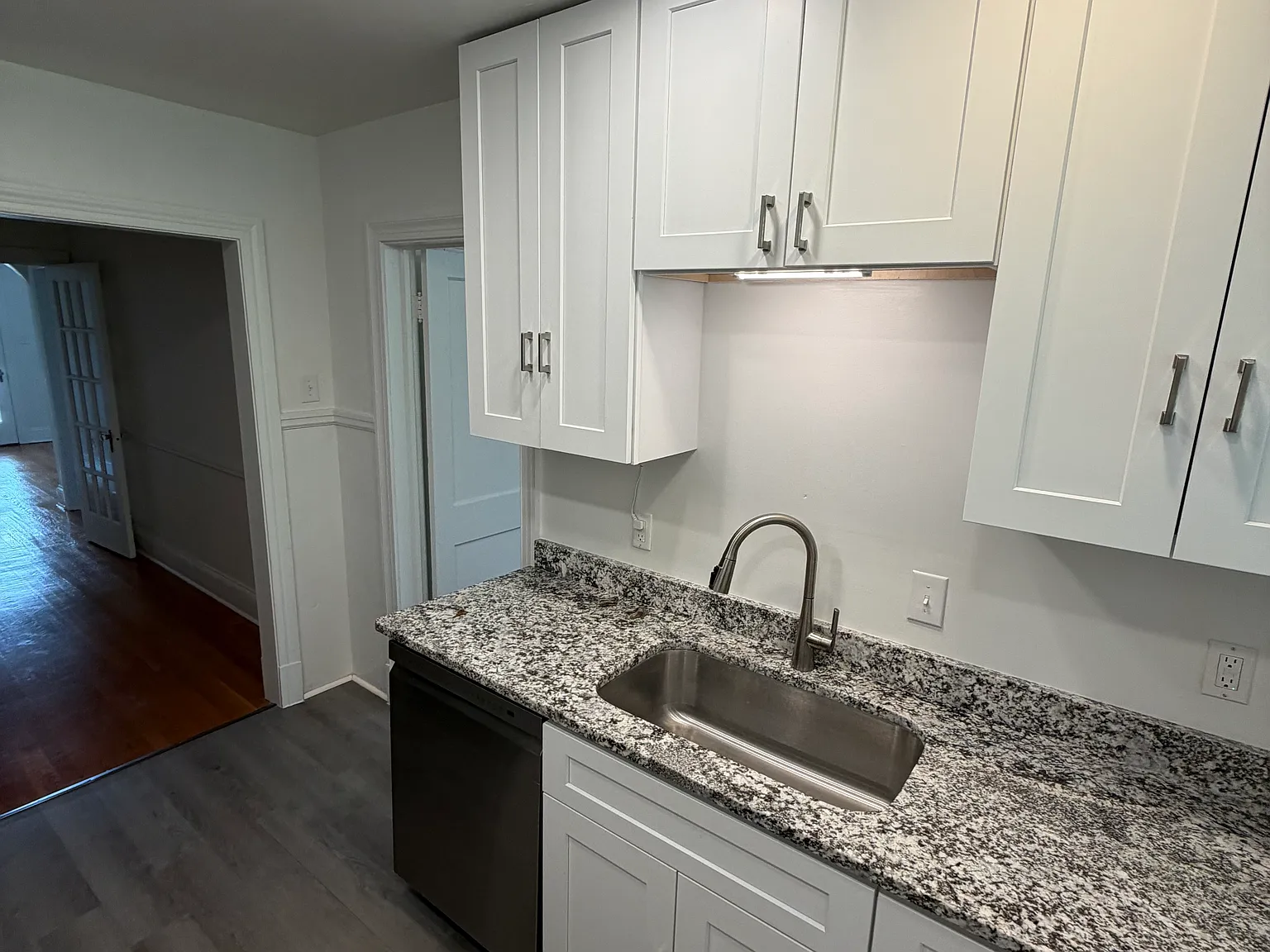 2 bed, 880 sqft, $1,675 — Photo 4